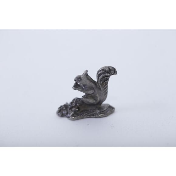 Squirrel, Eating, Nuts, Pewter, Statue, Miniature, Game Piece, Statuette, Vintag - Picture 1 of 3